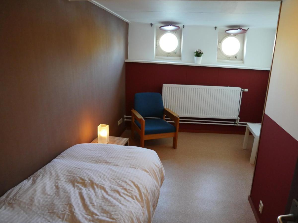 De Logeerboot Dordrecht Bed & Breakfast Exterior photo